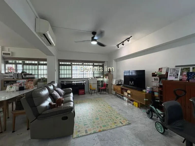 571 Pasir Ris Street 53 image 1 of 10