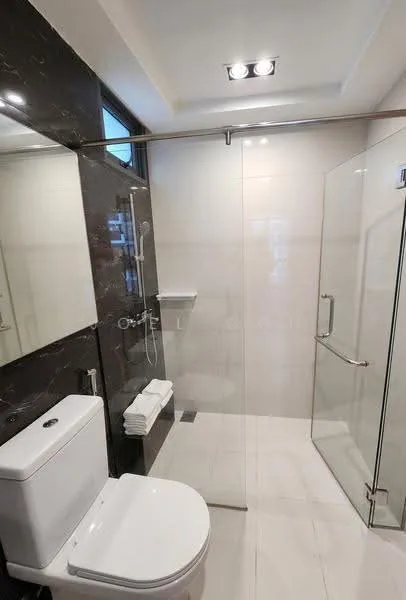 Esparina Residences image 1 of 4