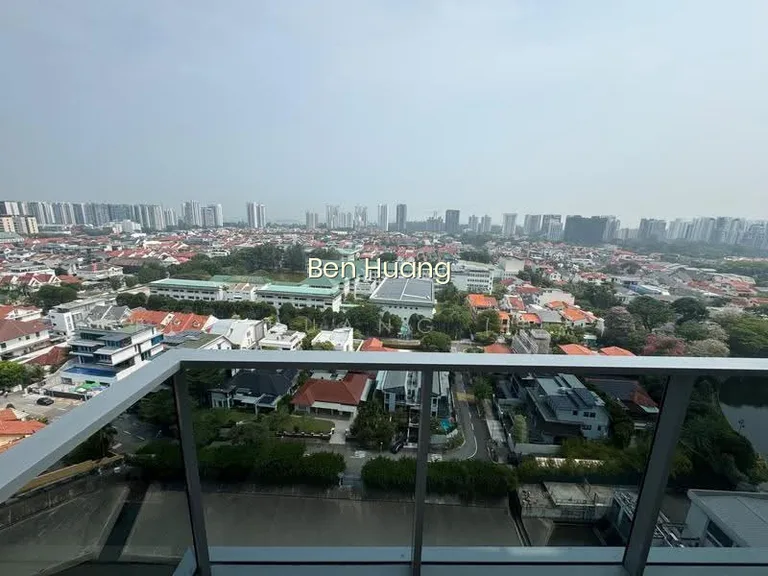 Grand Dunman image 1 of 10