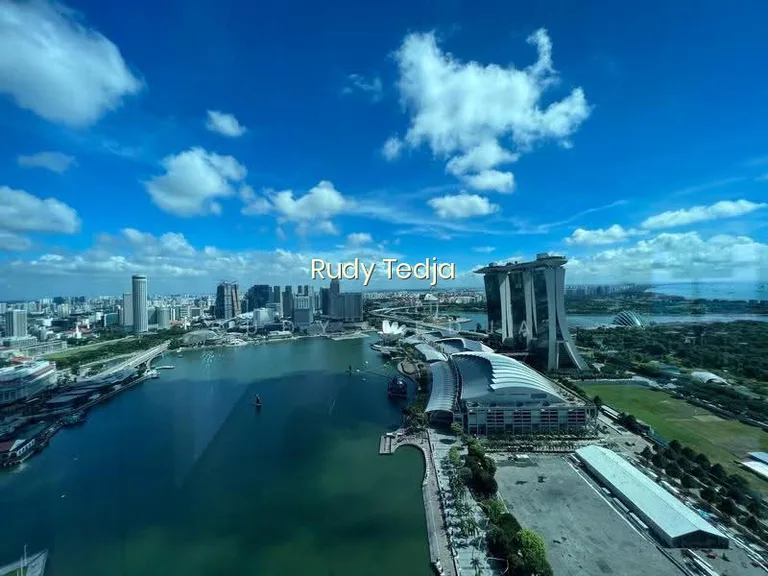 Marina Bay Residences image 1 of 10