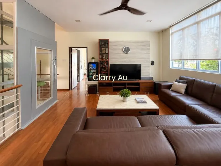 Corner Terrace @ Upper Thomson Road | Lift, Solar Panel, Ev Charging Eminence Landed image 1 of 8