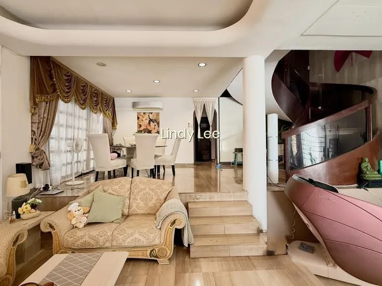 Charming Two Storey Elevated Detached Within 1KM Rgps 2KM Nyps Suitable for A-A or Rebuild image 1 of 4