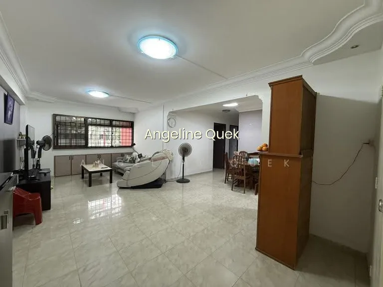 279 Toh Guan Road image 1 of 10