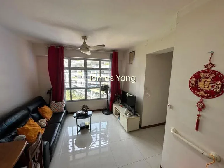 675D Fern Grove @ Yishun image 1 of 9