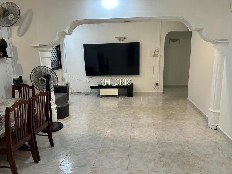 318 Sembawang Vista image 1 of 10
