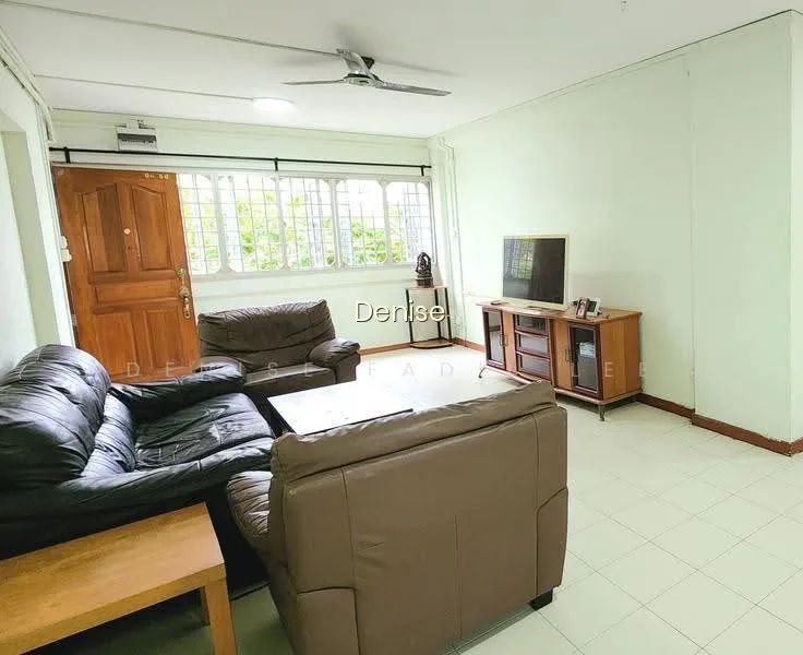 883 Tampines Street 84 image 1 of 10