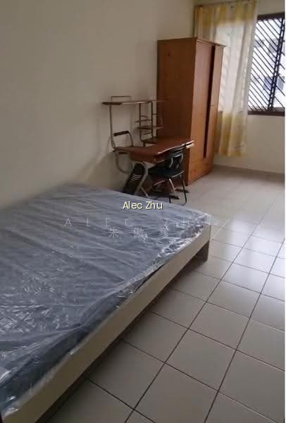 869 Tampines Street 83 image 1 of 10