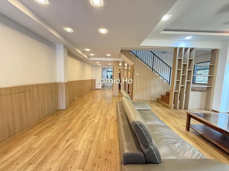 Teacher's Housing Estate (Mins to Lentor Mrt, Chij St Nicholas Girls' School) image 1 of 10