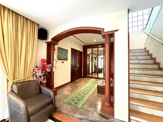 Freehold Classy Bungalow in Upper Bukit Timah on Elevated land photo 5