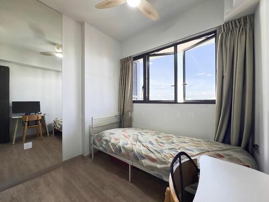 RIVERFRONT RESIDENCES photo 6