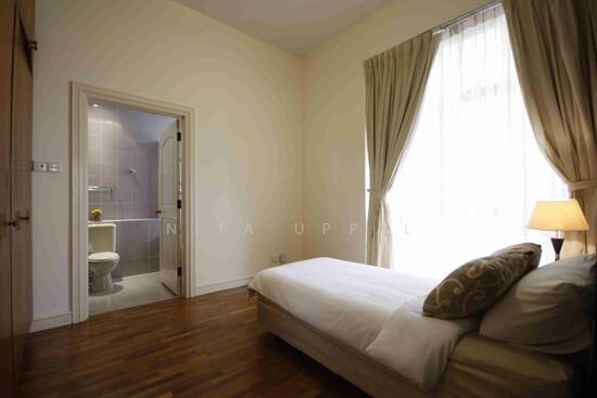 LEONIE CONDOTEL photo 6
