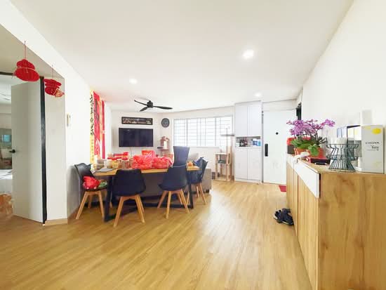 202 MARSILING DRIVE image 1 of 6