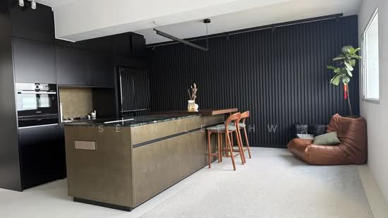 18 CANTONMENT CLOSE photo 4