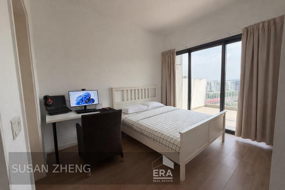 THE LAKEFRONT RESIDENCES photo 5