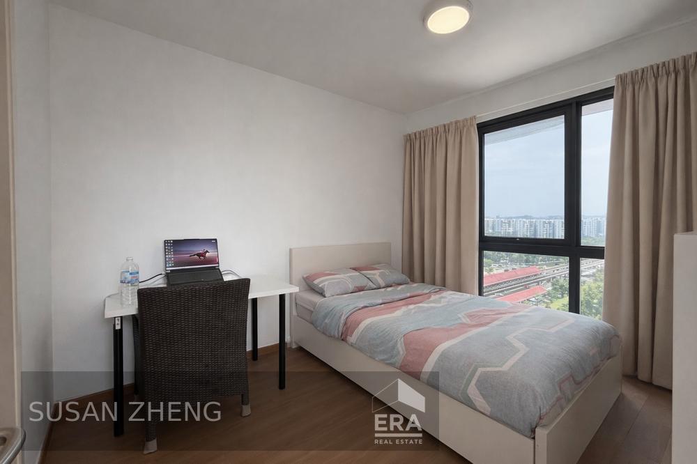 THE LAKEFRONT RESIDENCES photo 6