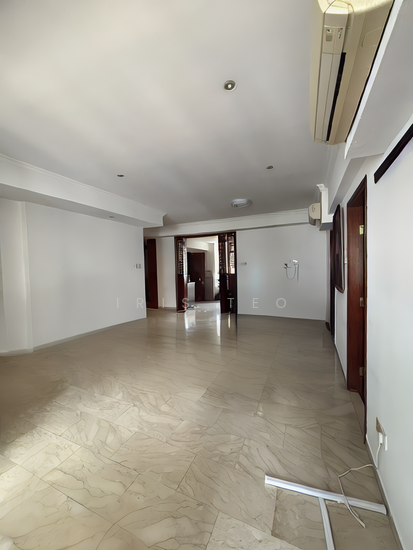 PINETREE CONDOMINIUM photo 4