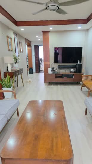 360A ADMIRALTY DRIVE image 1 of 10
