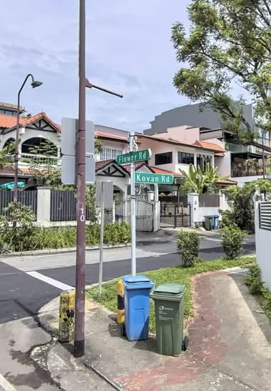 Kovan Road image 1 of 4
