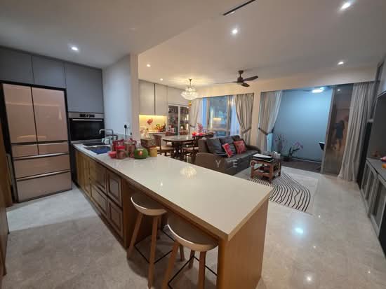 FERRARIA PARK CONDOMINIUM image 1 of 10