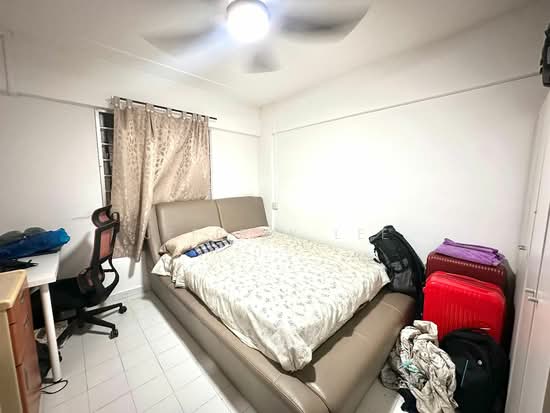 585 ANG MO KIO AVENUE 3 photo 2