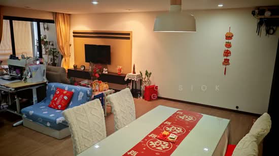 204C COMPASSVALE DRIVE photo 2