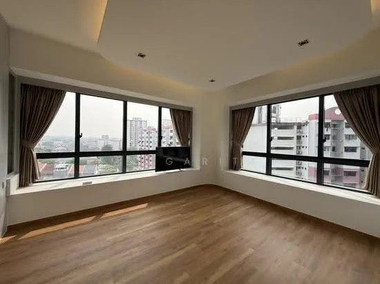 D'Leedon image 1 of 10