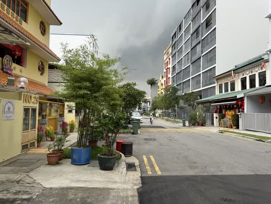 Eng Apartments photo 2