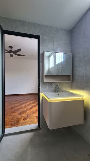 ⚡WONDR HOMES⚡District 16 Freehold 3 Storey 4 Ensuites and 1 Granny Renovated Terrace photo 2