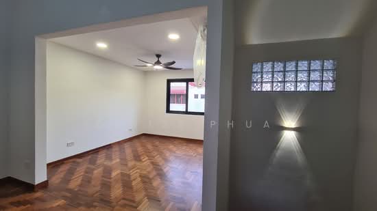 ⚡WONDR HOMES⚡District 16 Freehold 3 Storey 4 Ensuites and 1 Granny Renovated Terrace photo 5