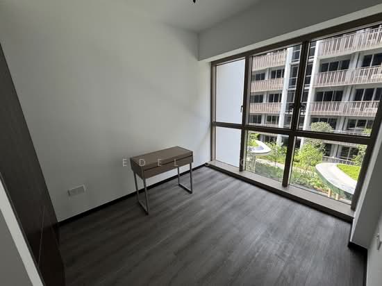Pasir Ris 8 photo 5