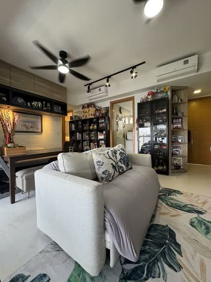HEDGES PARK CONDOMINIUM photo 2