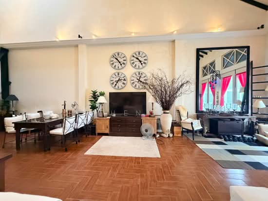 Just Listed – Charming Semi-D Family Home | Grand High Ceiling | Wide Frontage photo 3
