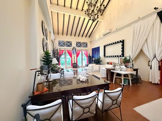 Just Listed – Charming Semi-D Family Home | Grand High Ceiling | Wide Frontage photo 4