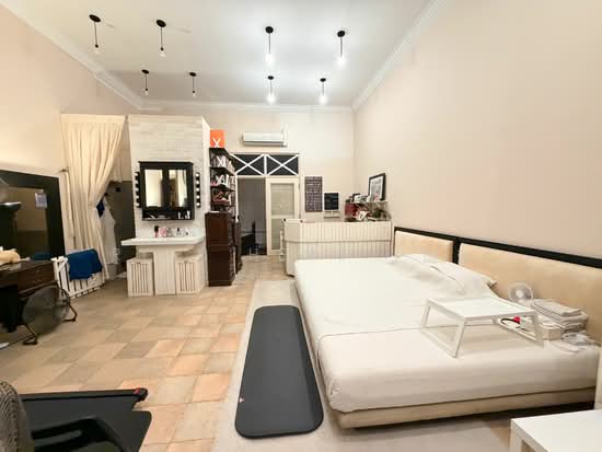 Just Listed – Charming Semi-D Family Home | Grand High Ceiling | Wide Frontage photo 5