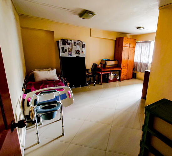 294 TAMPINES STREET 22 photo 4
