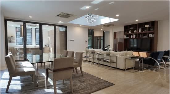 Orchard Boulevard photo 2