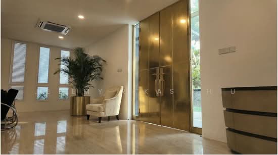 Orchard Boulevard photo 3