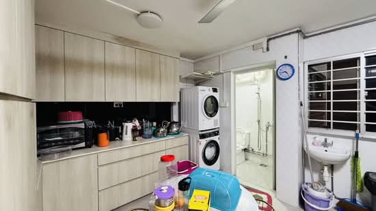 304 WOODLANDS STREET 31 photo 5