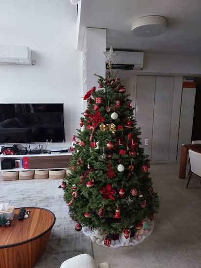 THE LAKEFRONT RESIDENCES photo 3