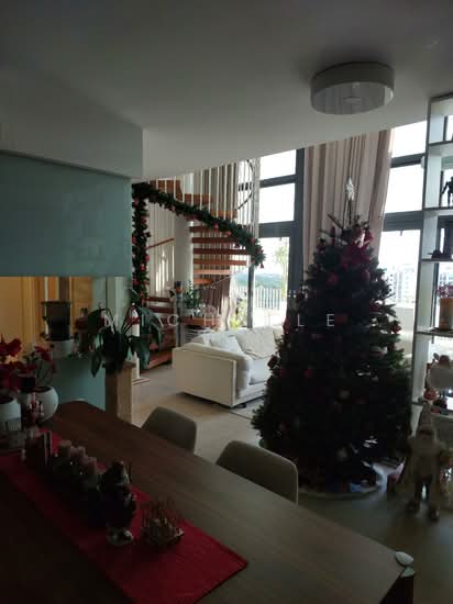 THE LAKEFRONT RESIDENCES photo 5