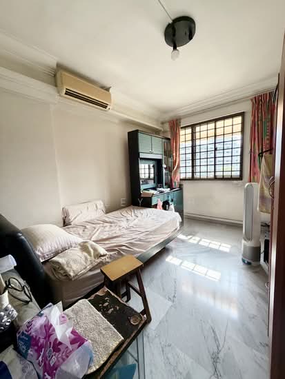 498H TAMPINES STREET 45 photo 6