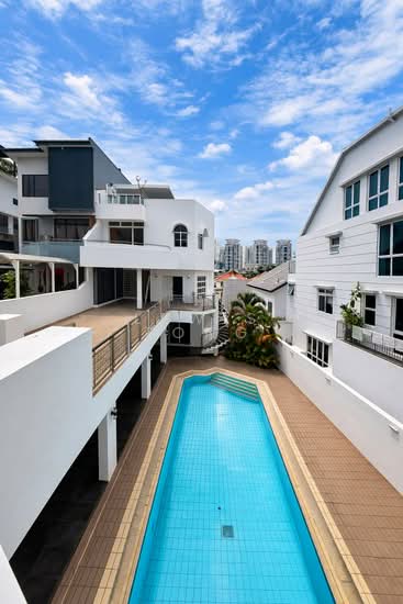 Large Hill Top Freehold Semi Detached @ Sennett Avenue