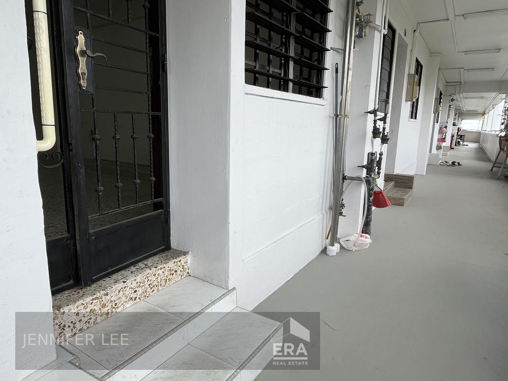 571 ANG MO KIO AVENUE 3 photo 4