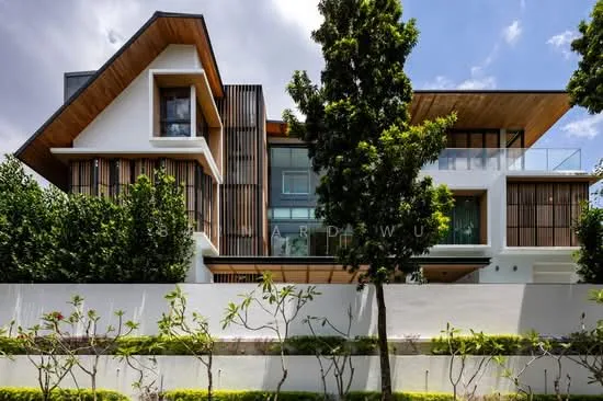 Exclusive and Hilltop Near Botanic Garden Almost Brand New Bungalow with Panoramic Views image 1 of 10
