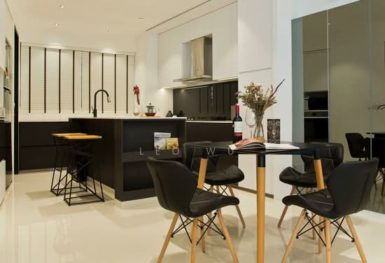 LAKEPOINT CONDOMINIUM photo 3