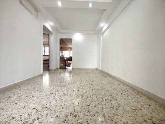 8 SAINT GEORGE'S LANE photo 3