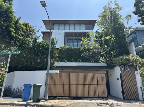 Exclusive and Hilltop Almost Brand New Bungalow with Panoramic Views image 1 of 10