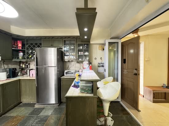 822 JURONG WEST STREET 81 photo 2
