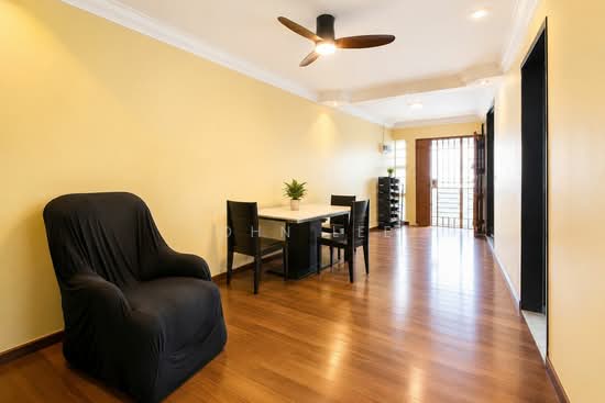 469B ADMIRALTY DRIVE image 1 of 9