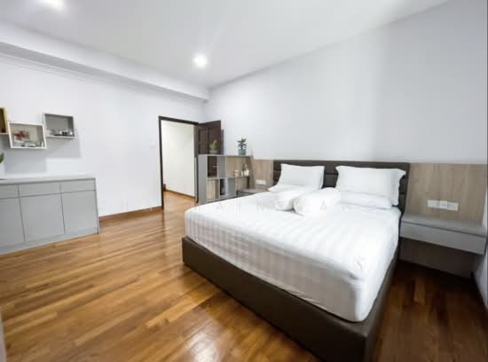D23 RARE BEAUTIFULLY RENOVATED TERRACE HOUSE FOR SALE! SERIOUS SELLER photo 2